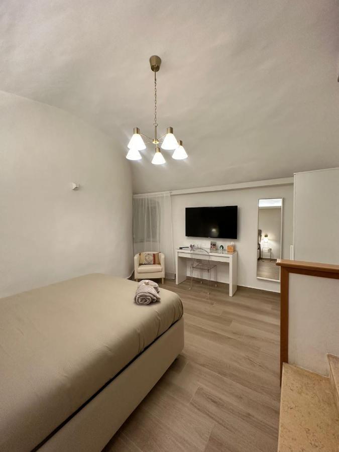 Paura Suite Apartment เนเปิลส์ ภายนอก รูปภาพ