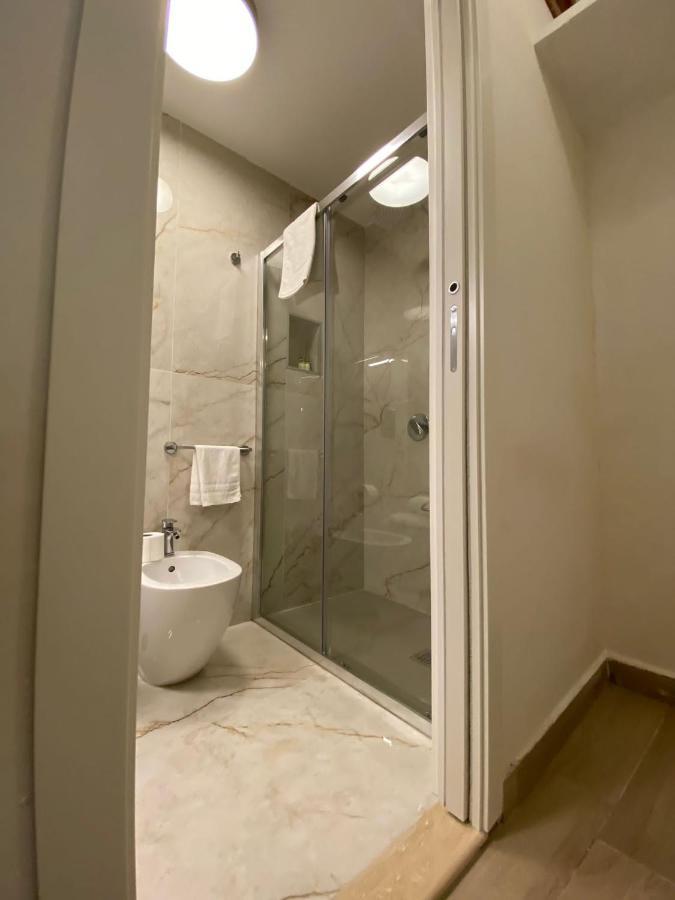 Paura Suite Apartment เนเปิลส์ ภายนอก รูปภาพ