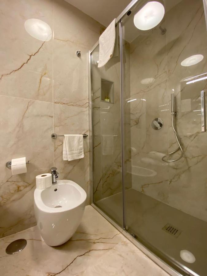 Paura Suite Apartment เนเปิลส์ ภายนอก รูปภาพ