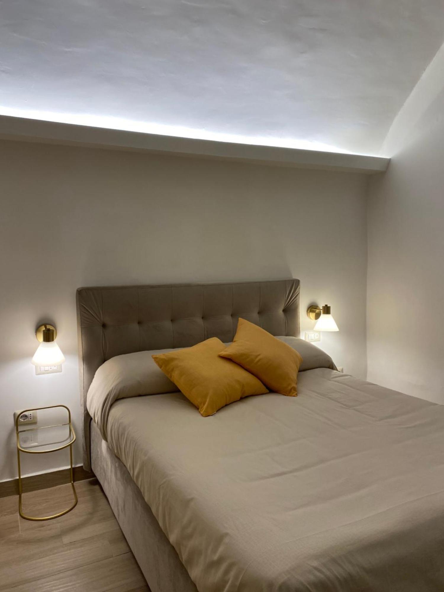 Paura Suite Apartment เนเปิลส์ ภายนอก รูปภาพ