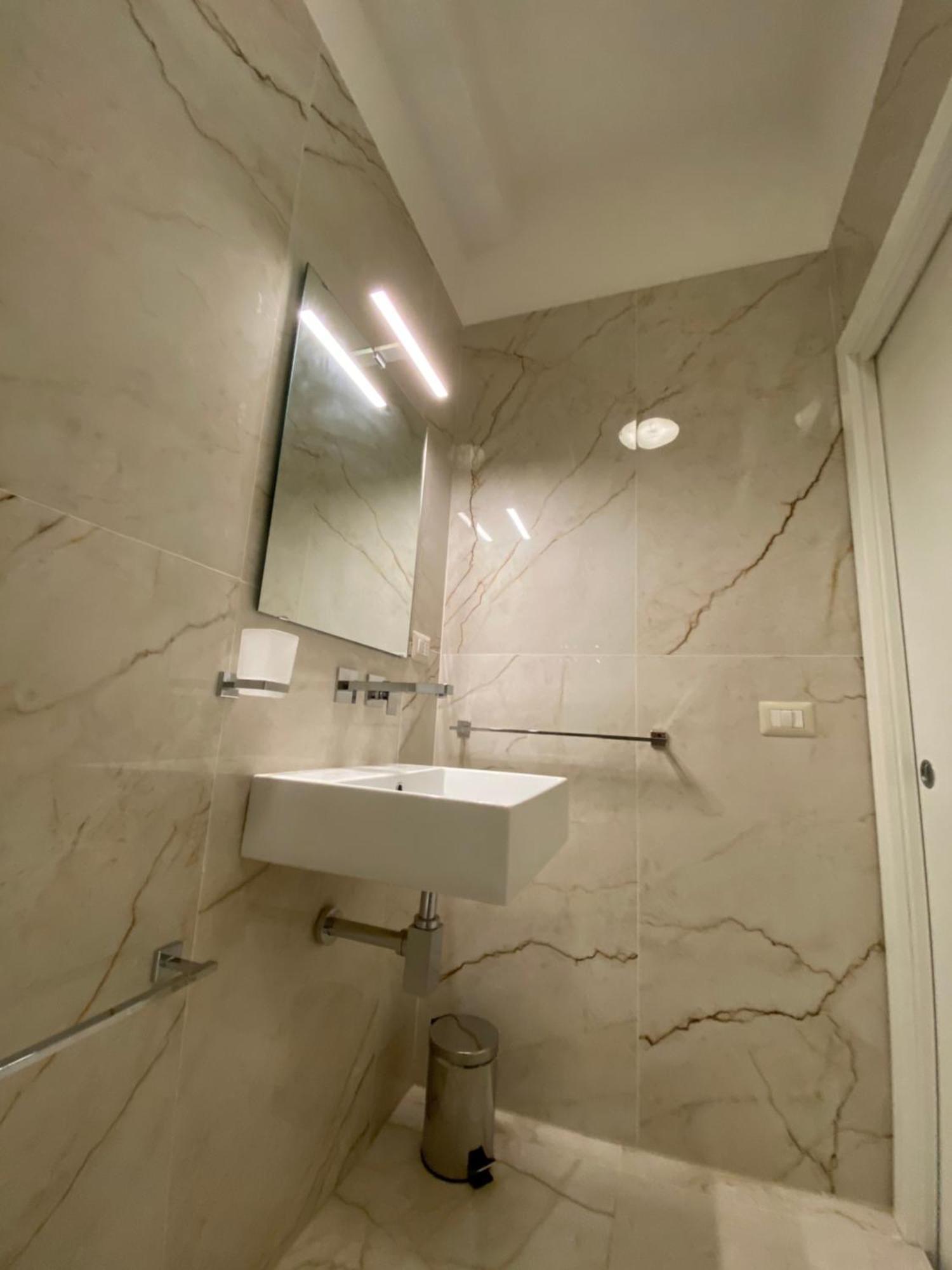 Paura Suite Apartment เนเปิลส์ ภายนอก รูปภาพ