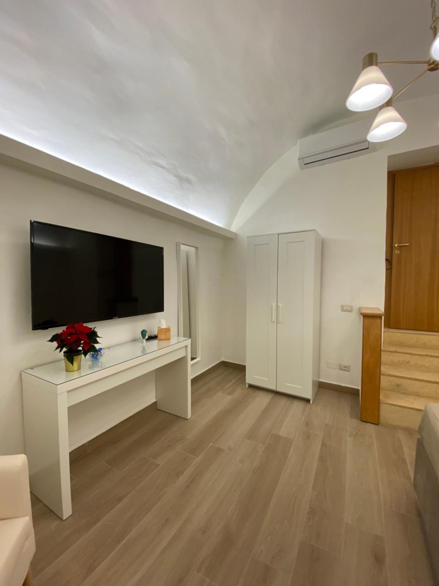 Paura Suite Apartment เนเปิลส์ ภายนอก รูปภาพ