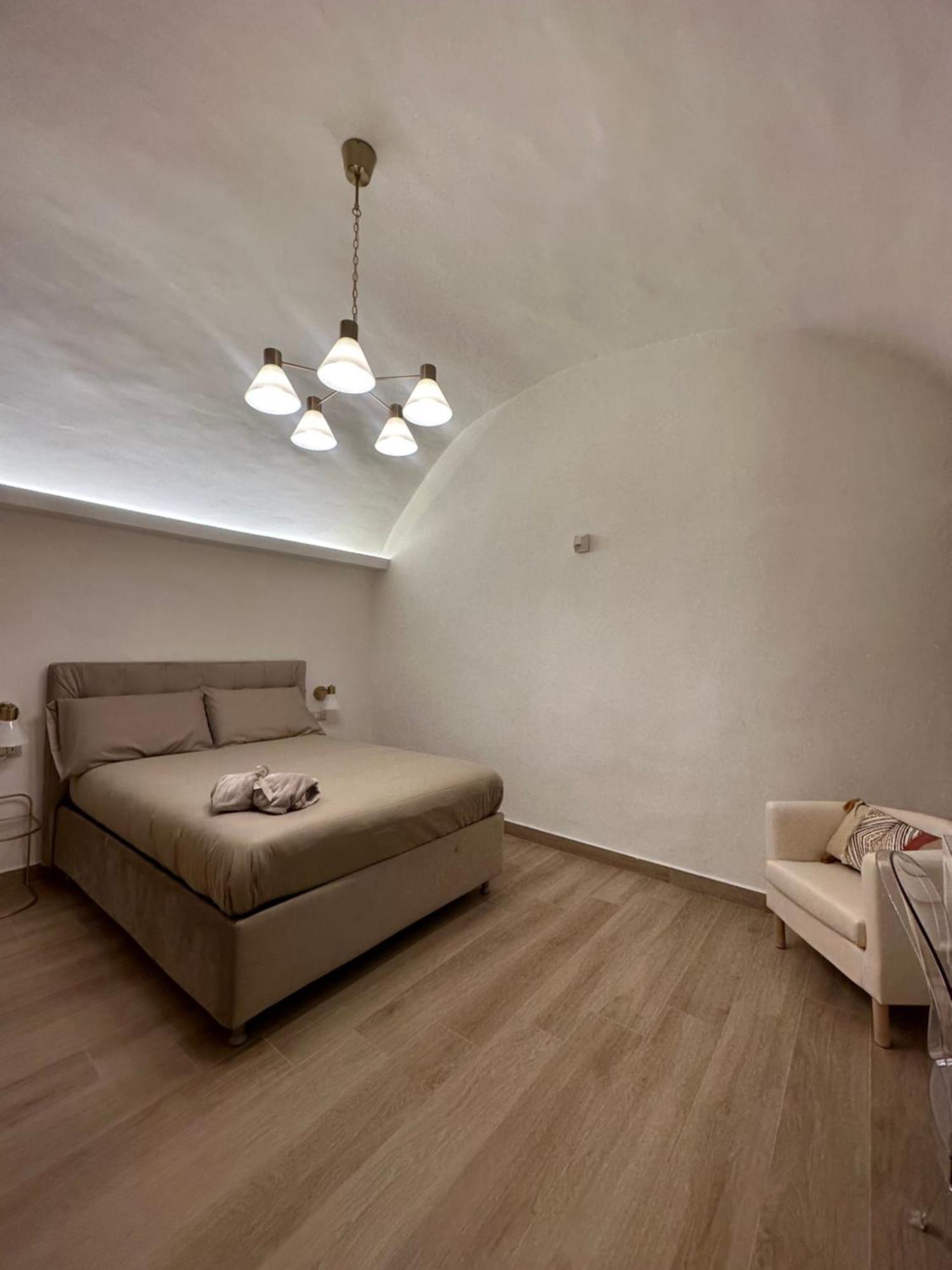 Paura Suite Apartment เนเปิลส์ ภายนอก รูปภาพ